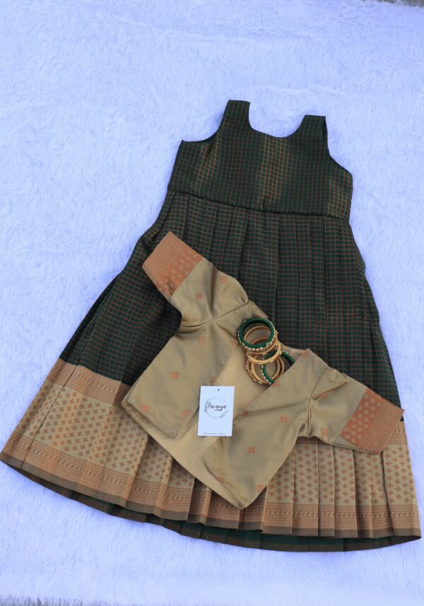 Long Top&Skirt - Image 9