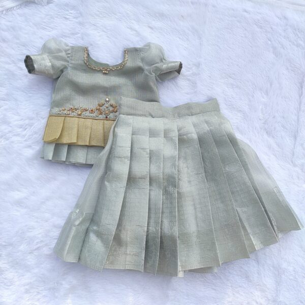 Long Top&Skirt - Image 4
